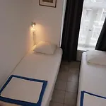 سكرودر فندق